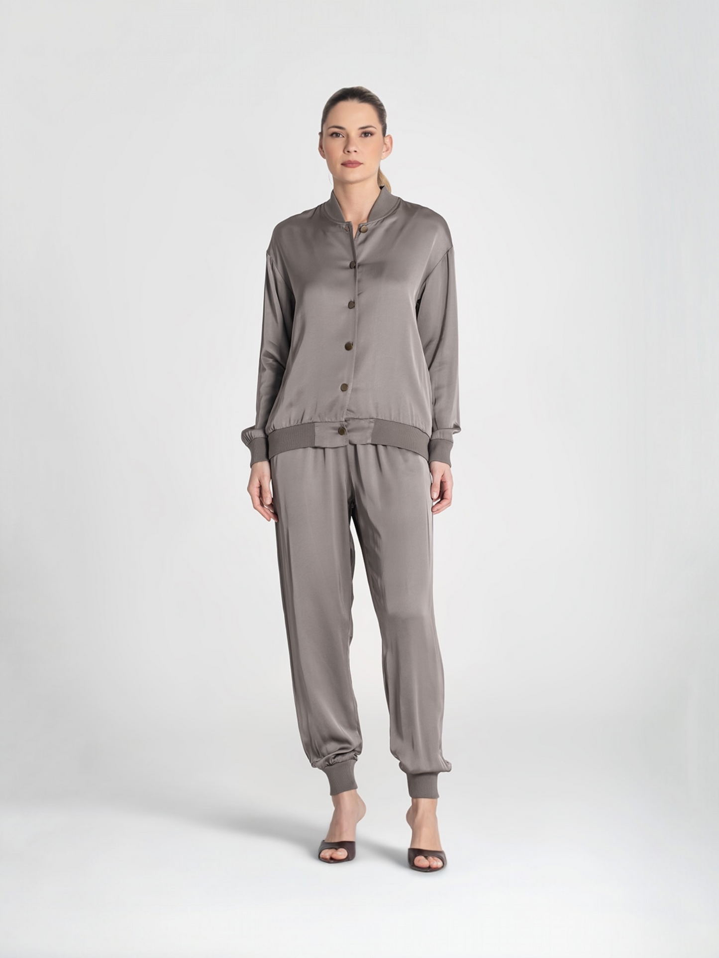 CHAQUETA BOMBER SATINADA TAUPE