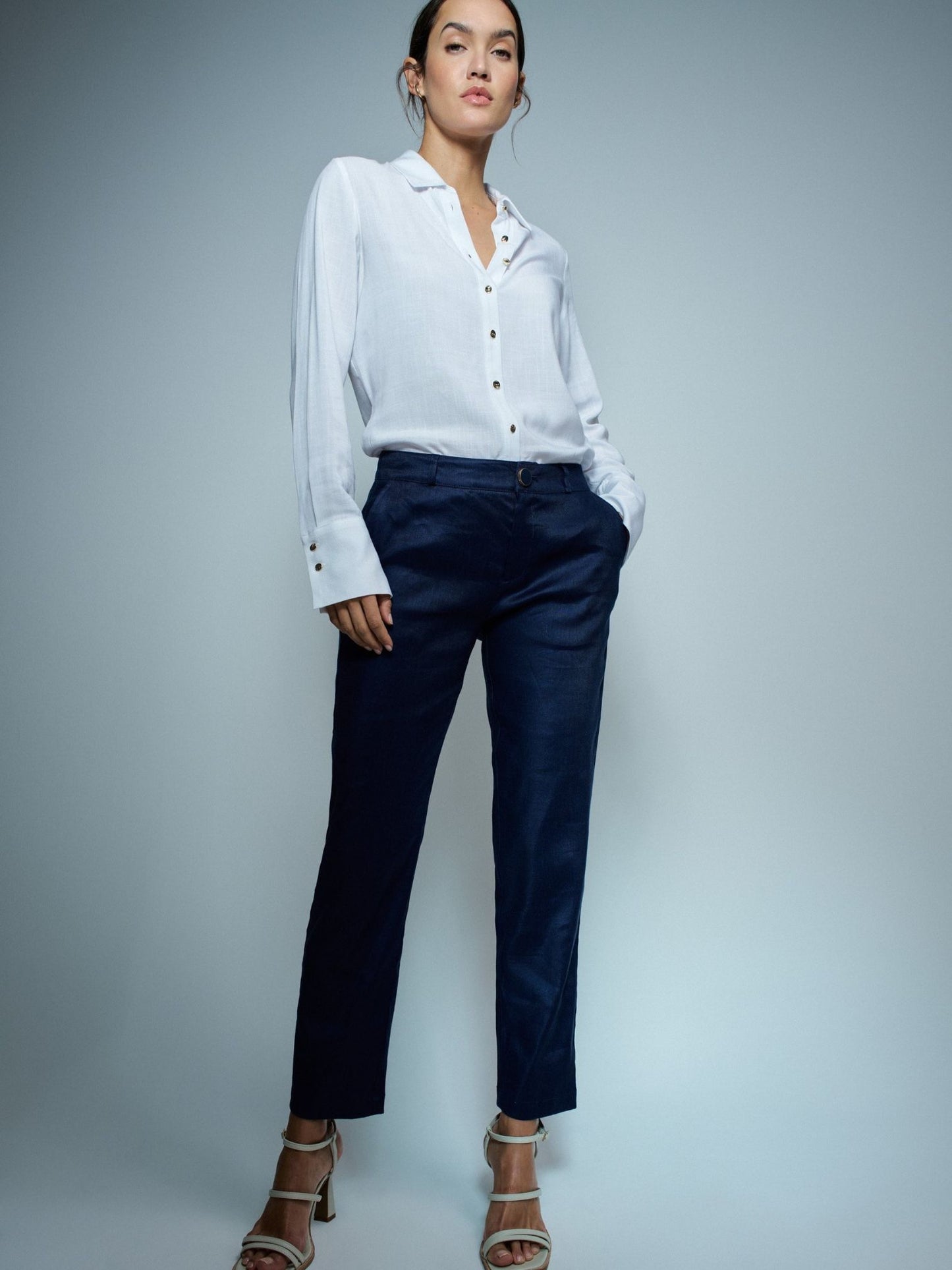 PANTALÓN CHINO DE LINO AZUL MARINO