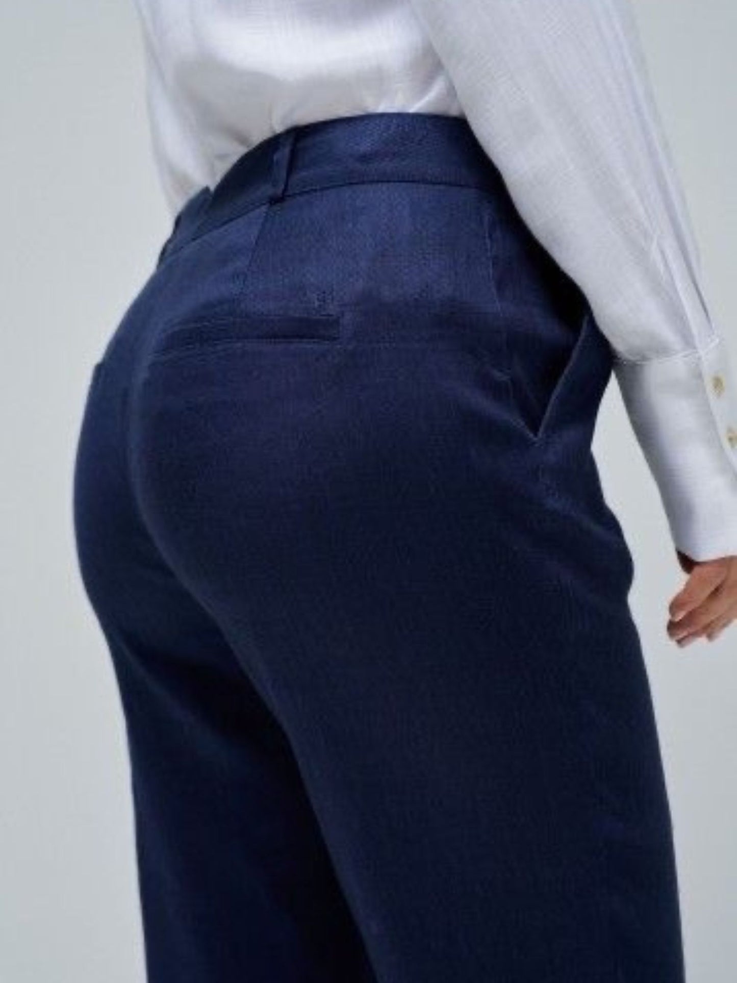PANTALÓN CHINO DE LINO AZUL MARINO