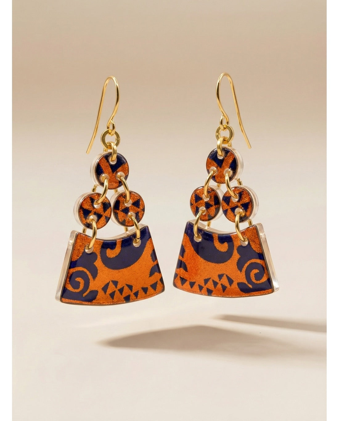 PENDIENTES GEOMÉTRICOS AZULES Y NARANJAS