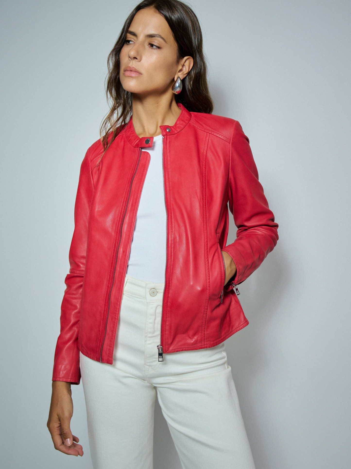 CAZADORA DE CUERO ROJO