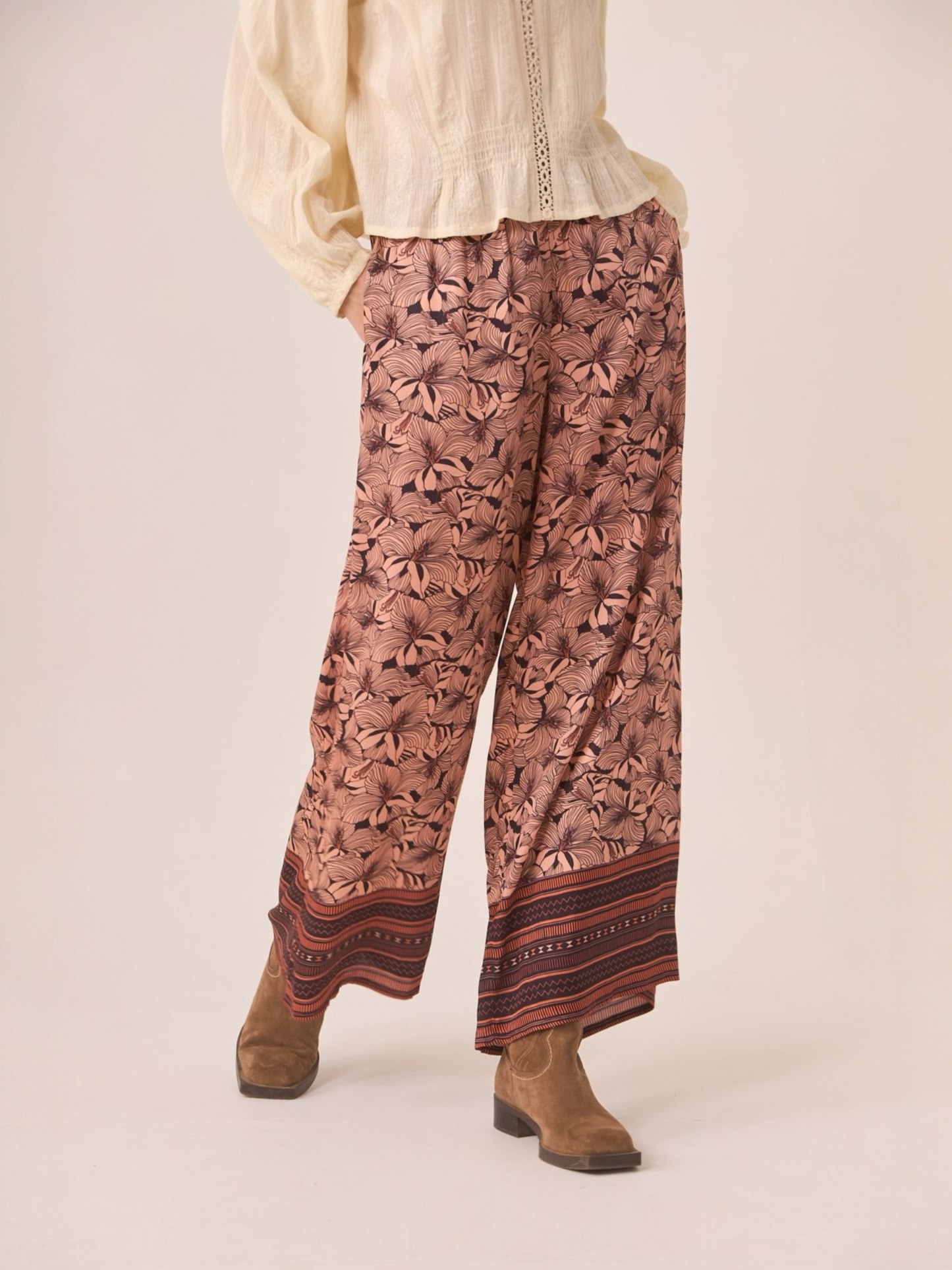 PANTALÓN FLORES CENEFA MELOCOTÓN