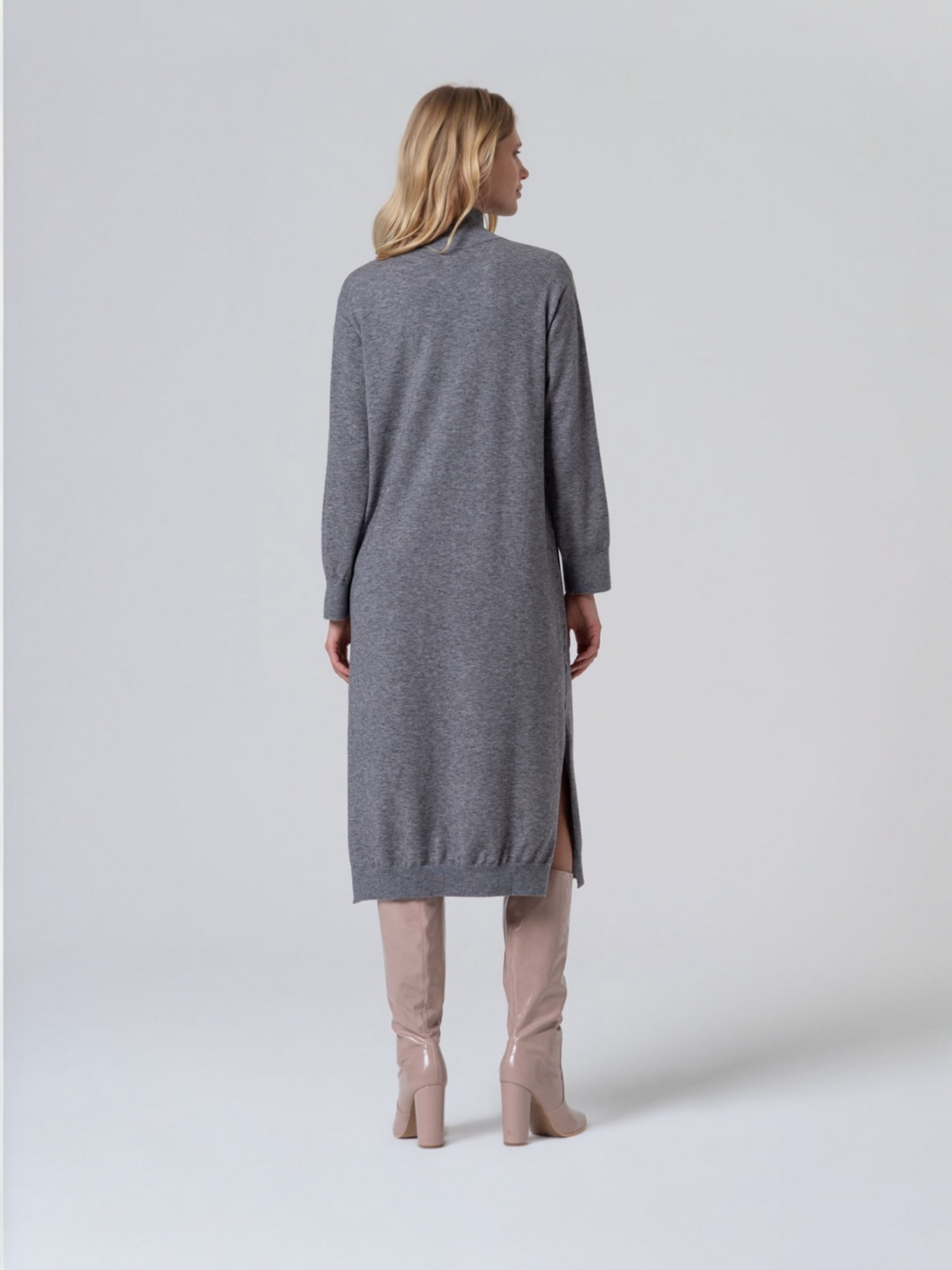 VESTIDO MIDI OVERSIZE CON ABERTURA GRIS