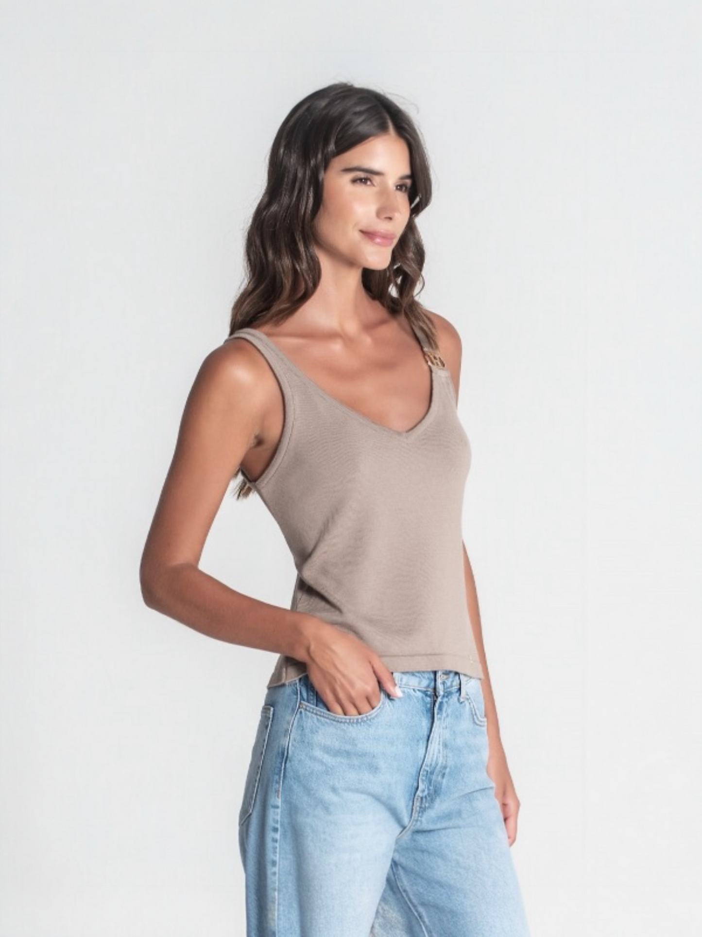 TOP CON HEBILLA R TAUPE