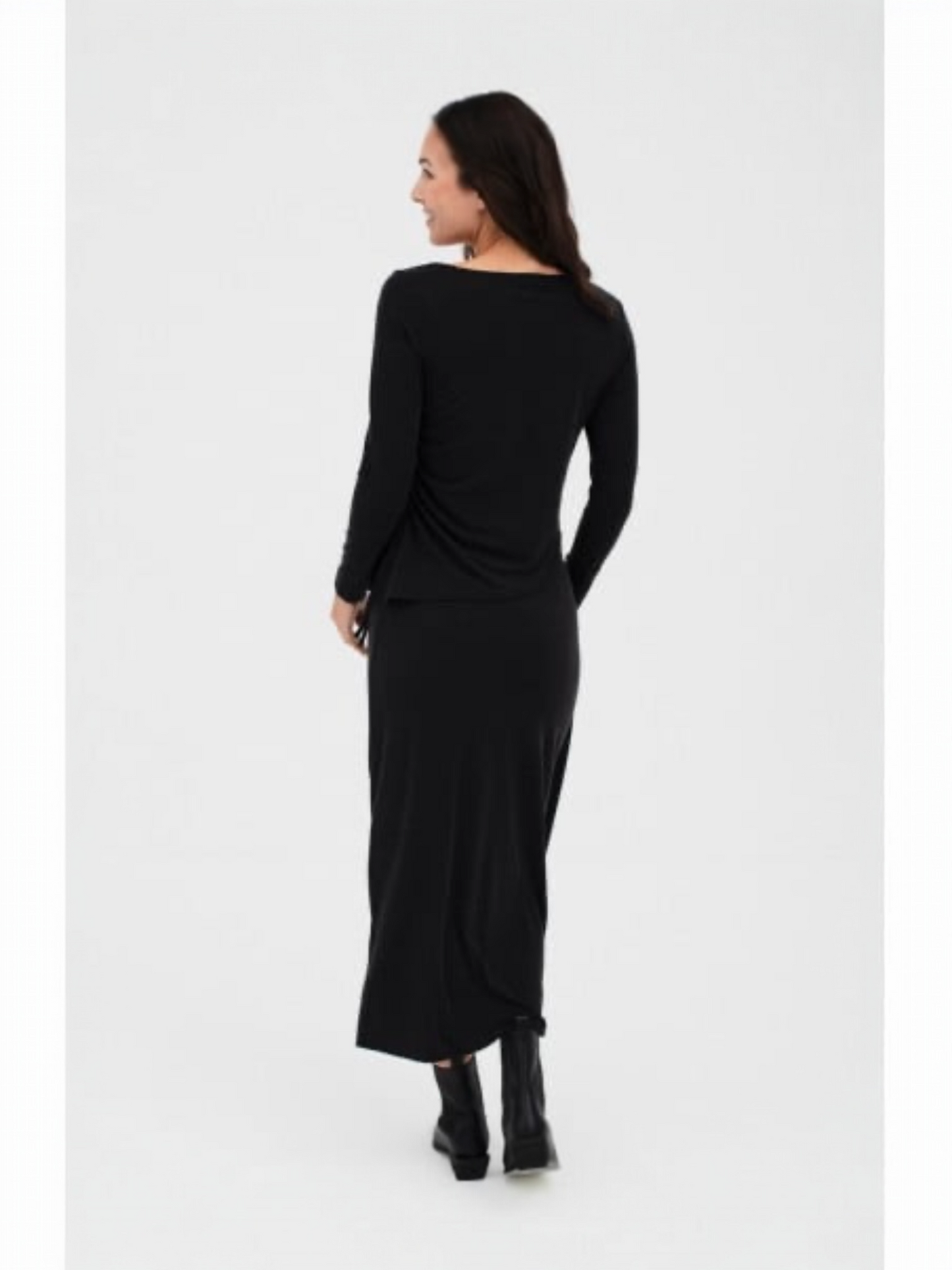 CAMISETA STATEN NEGRO