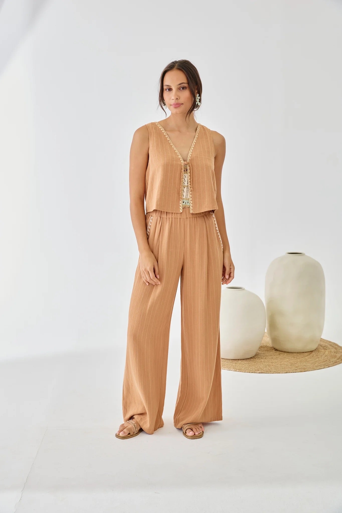 PANTALÓN LINO RAYA DIPLOMÁTICA MUT CAMEL