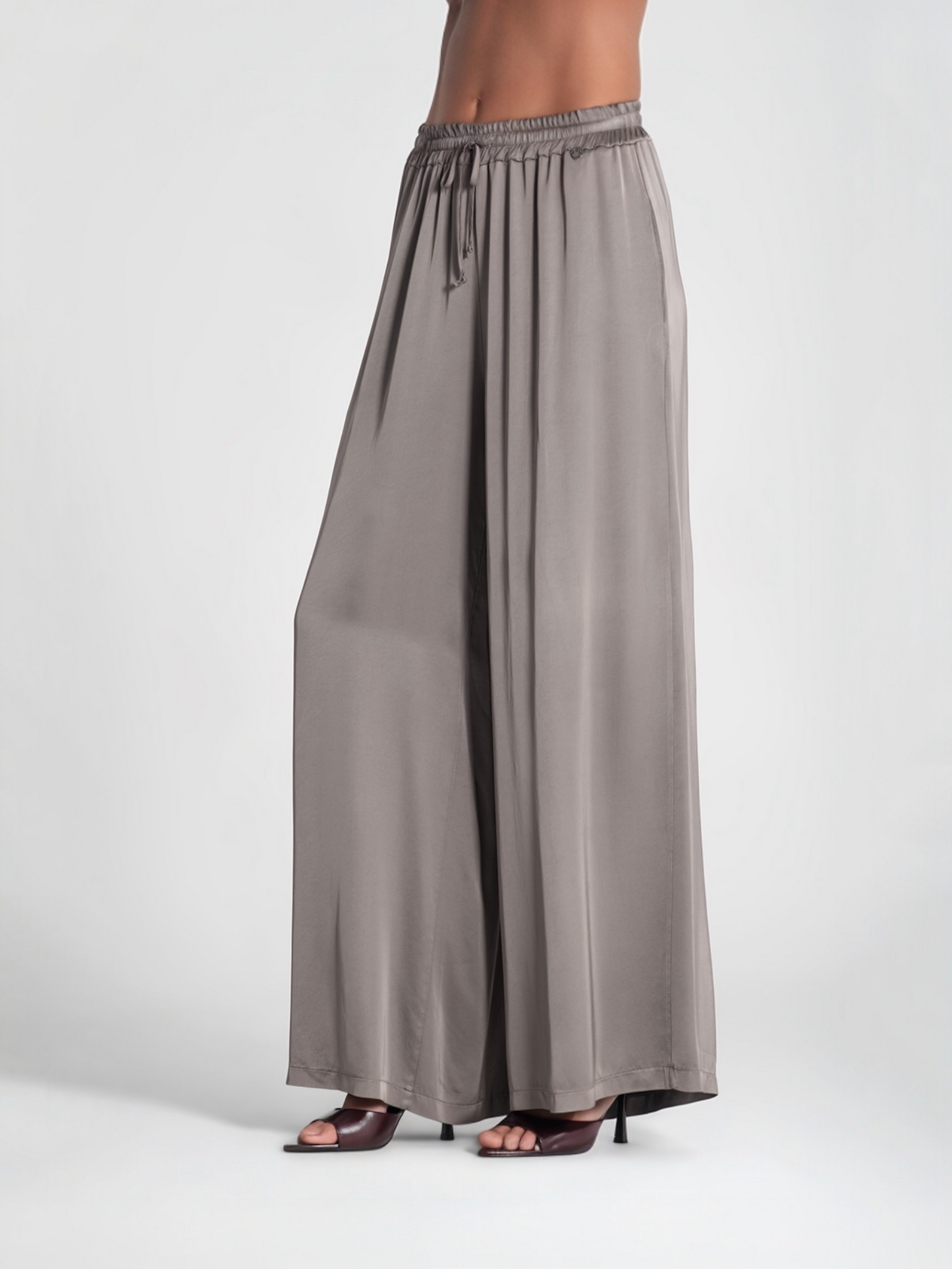 PANTALÓN ANCHO SATINADO TAUPE