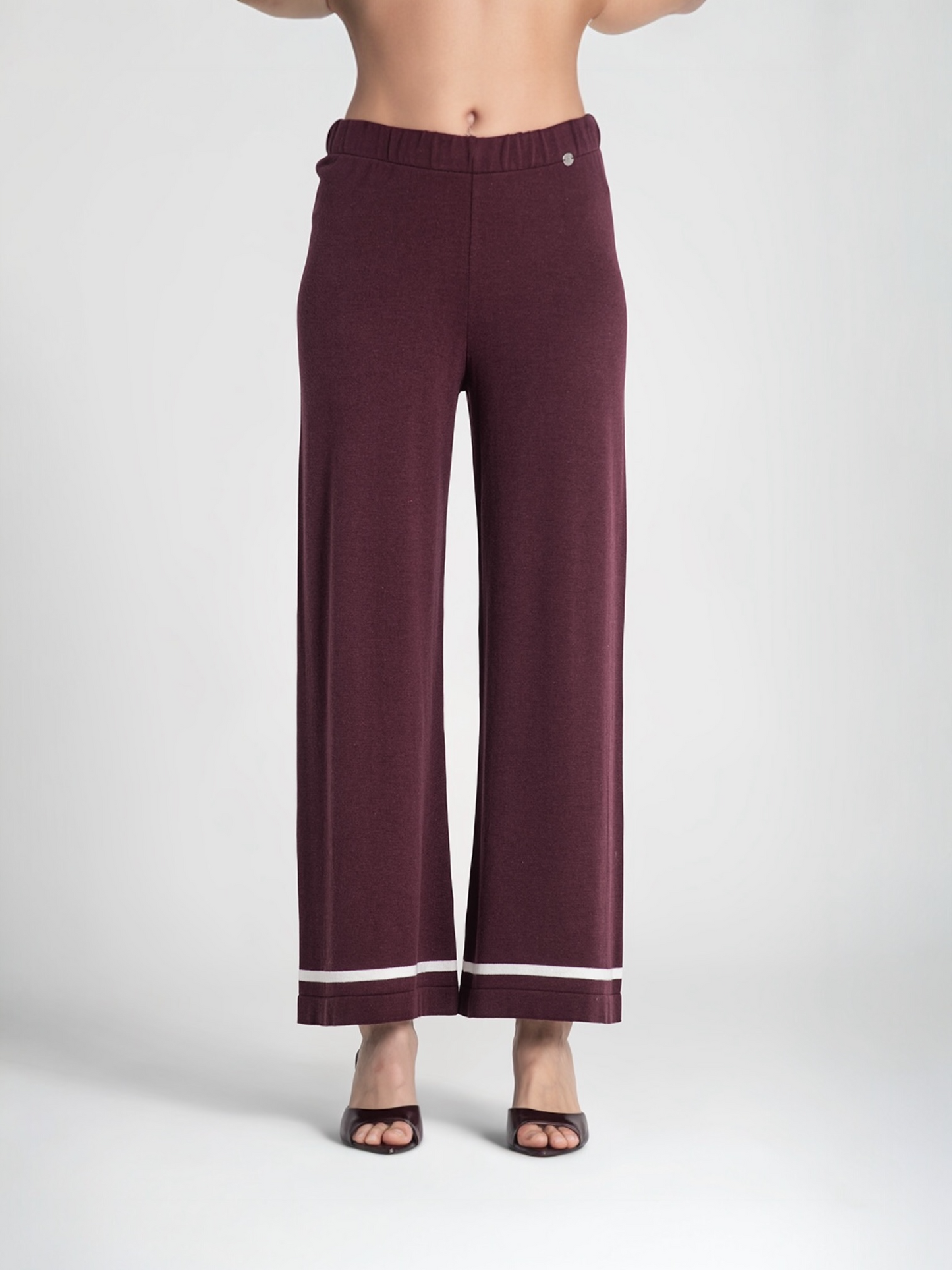 PANTALONES CON RAYA GRANATE