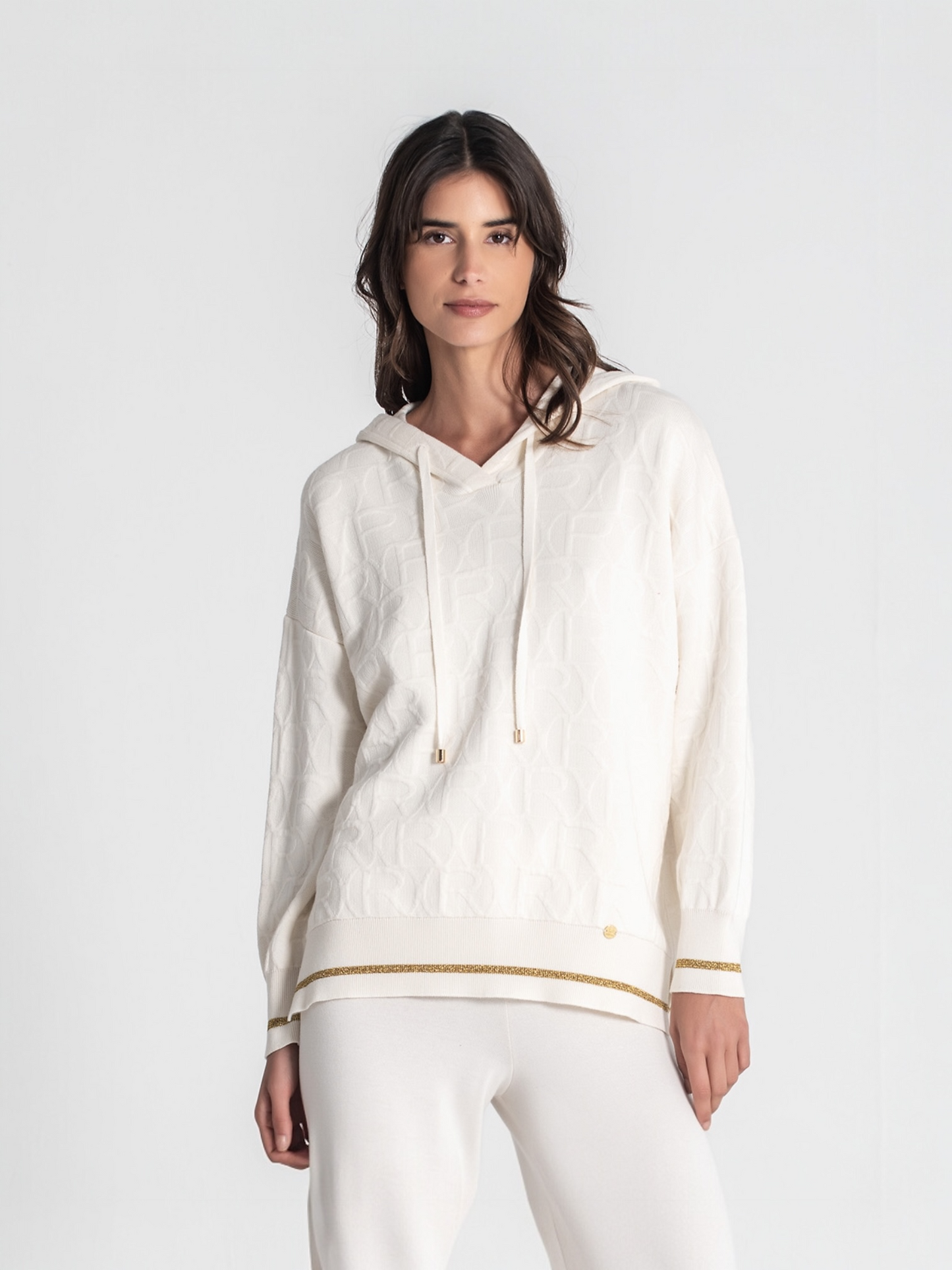 SUDADERA CON "rr" EN RELIEVE BLANCO ROTO