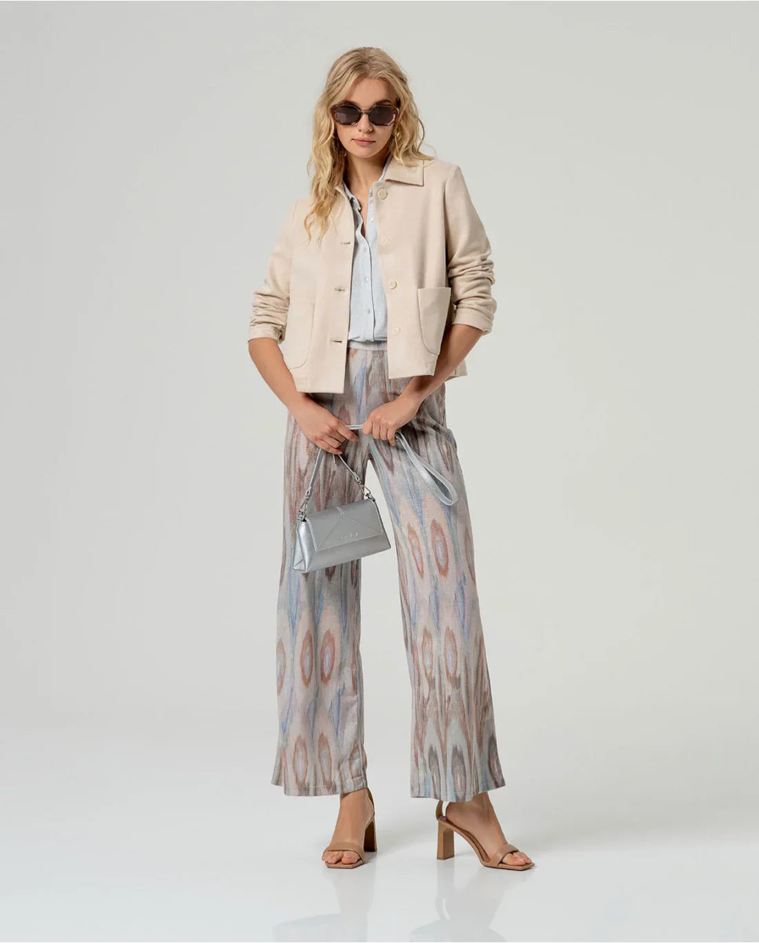 CHAQUETA EFECTO ANTE CON BOLSILLOS EN CRUDO