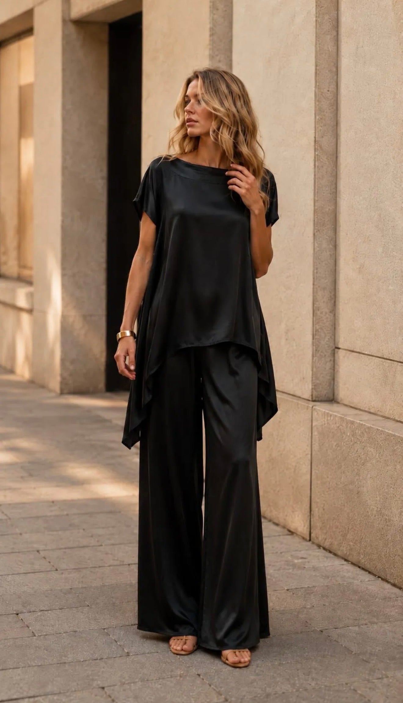 BLUSA CUELLO ESPALDA V NEGRO