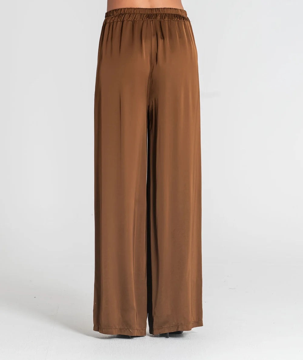 PANTALÓN SATINADO CARAMELO