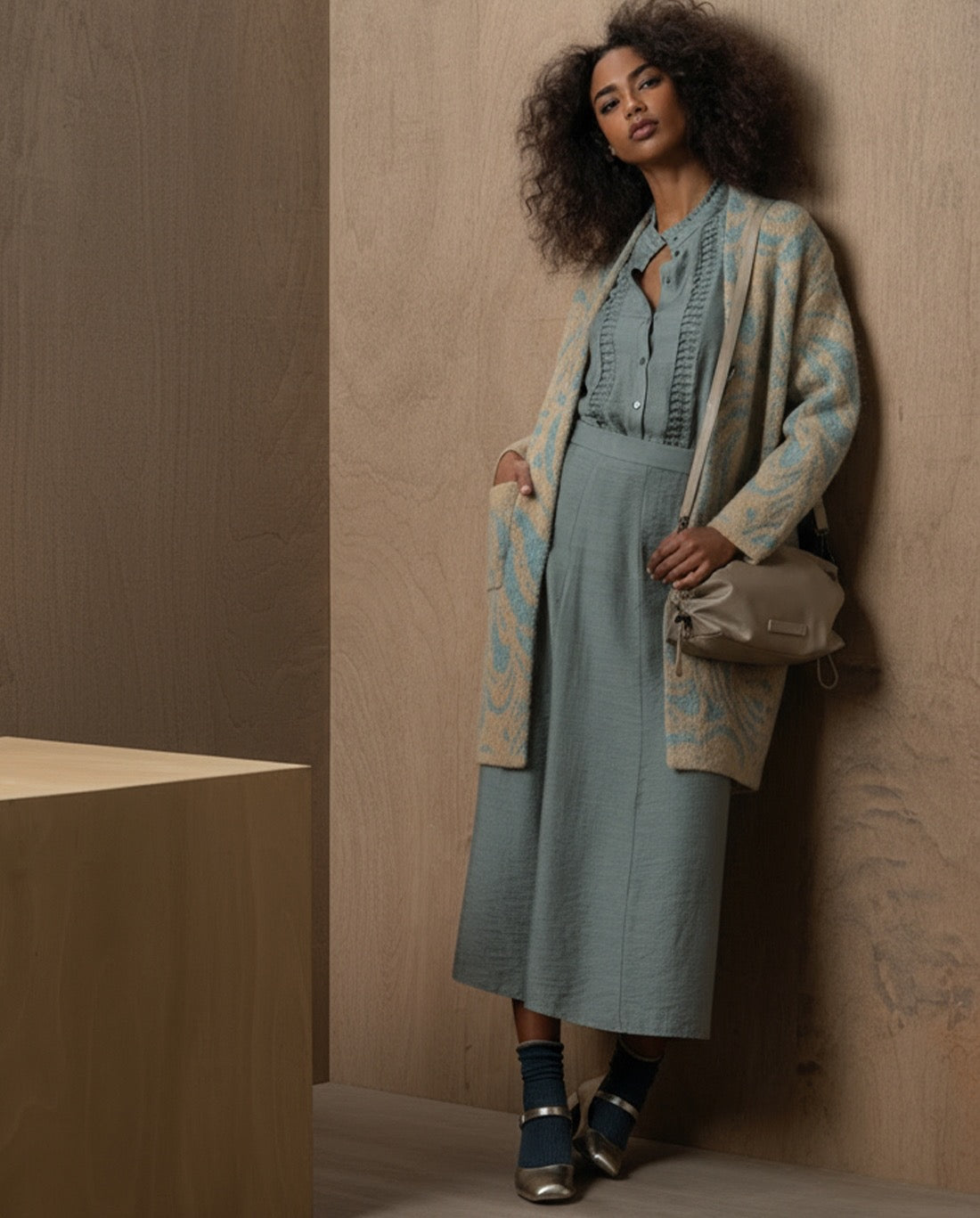 ABRIGO JACQUARD CON HEBILLA AZUL