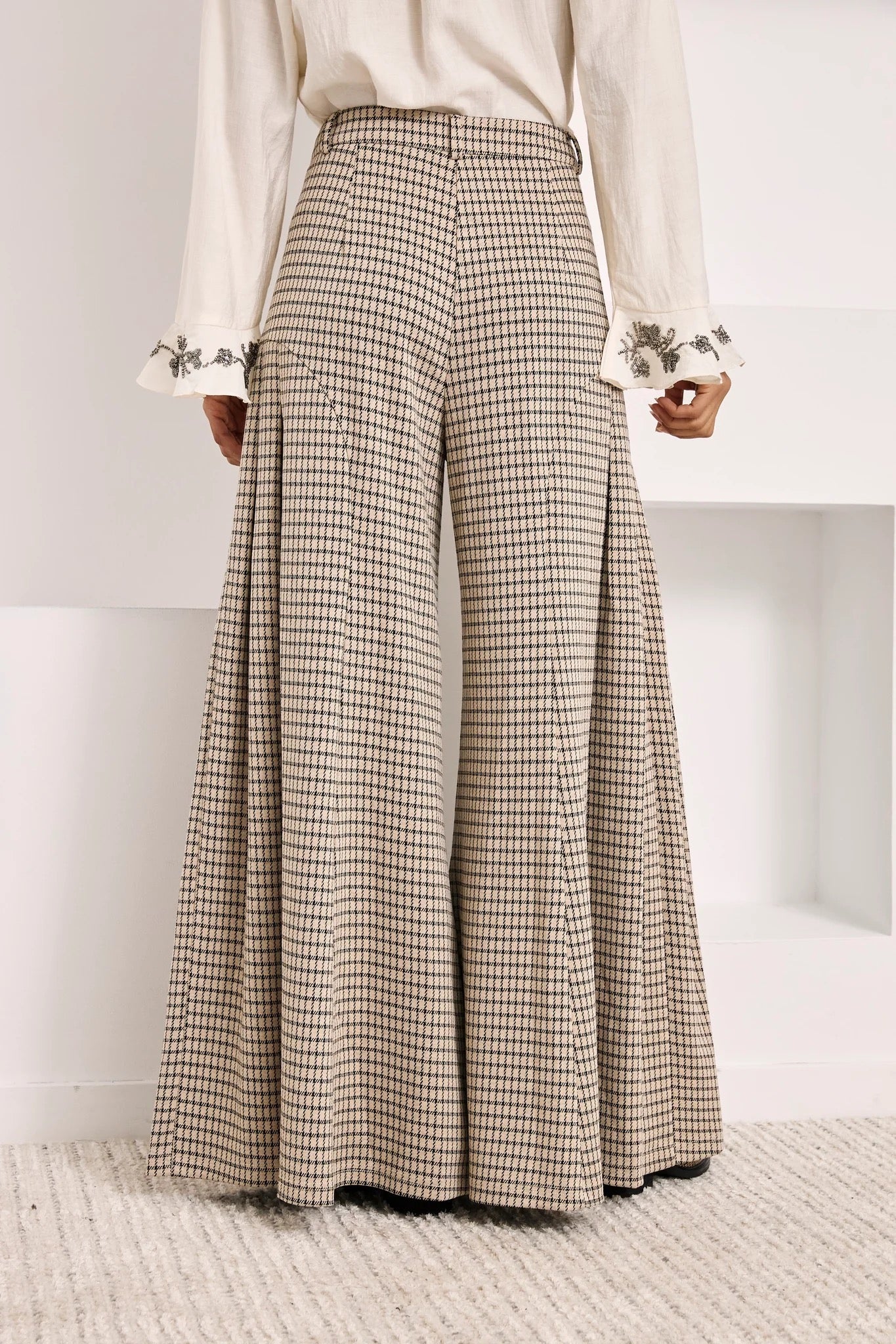 PANTALÓN PALAZZO CUADROS CON BORDADOS IVORY