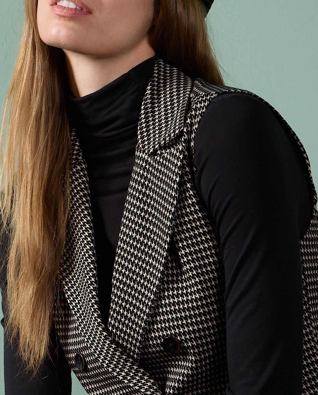 CHALECO CRUZADO EN PATA DE GALLO NEGRO