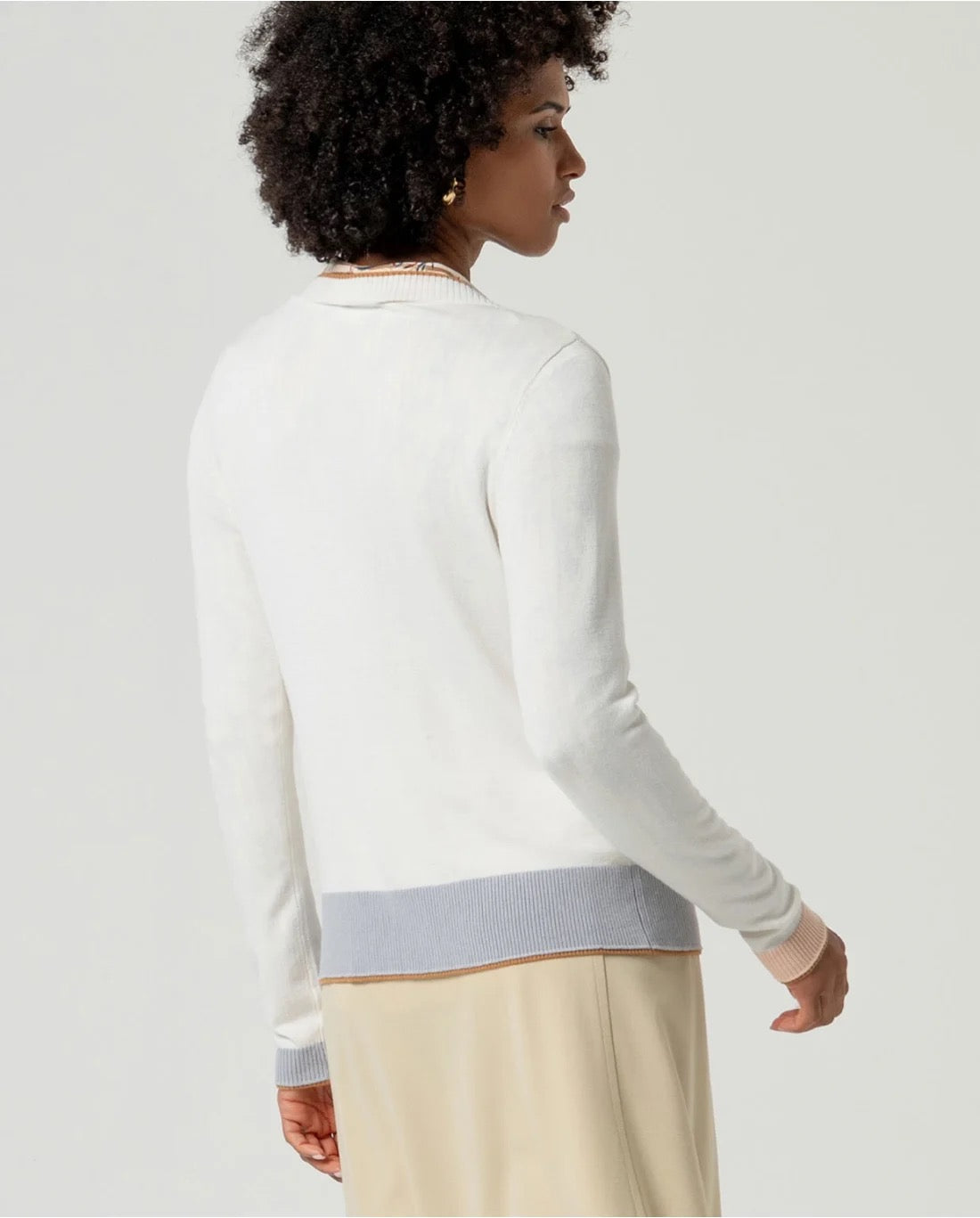CHAQUETA PUNTO CON BOTONES BLANCO