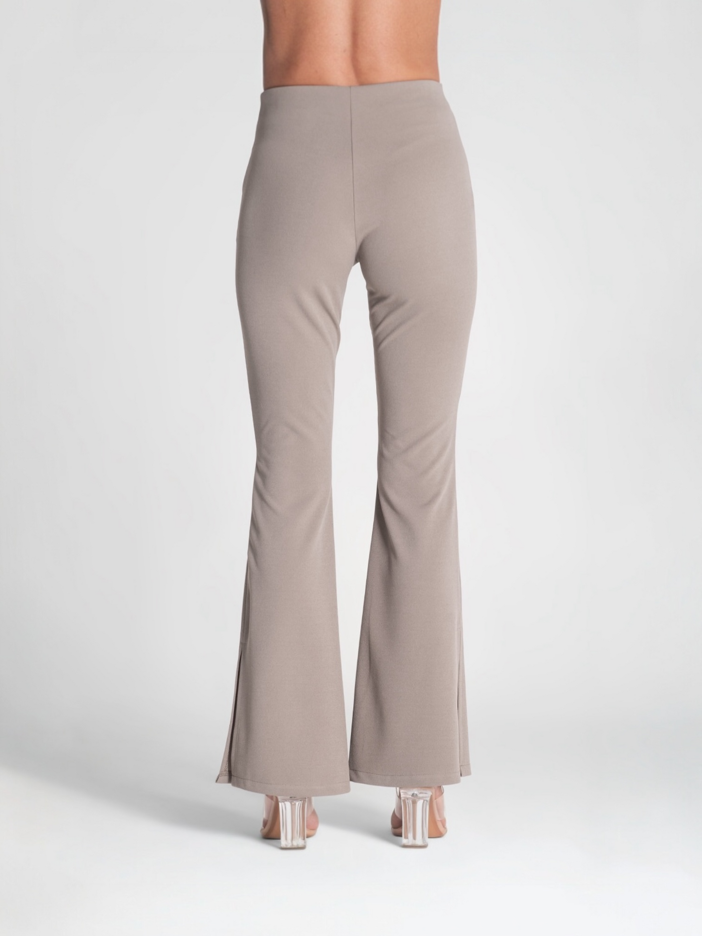 PANTALONES FLARE ABERTURAS TAUPE