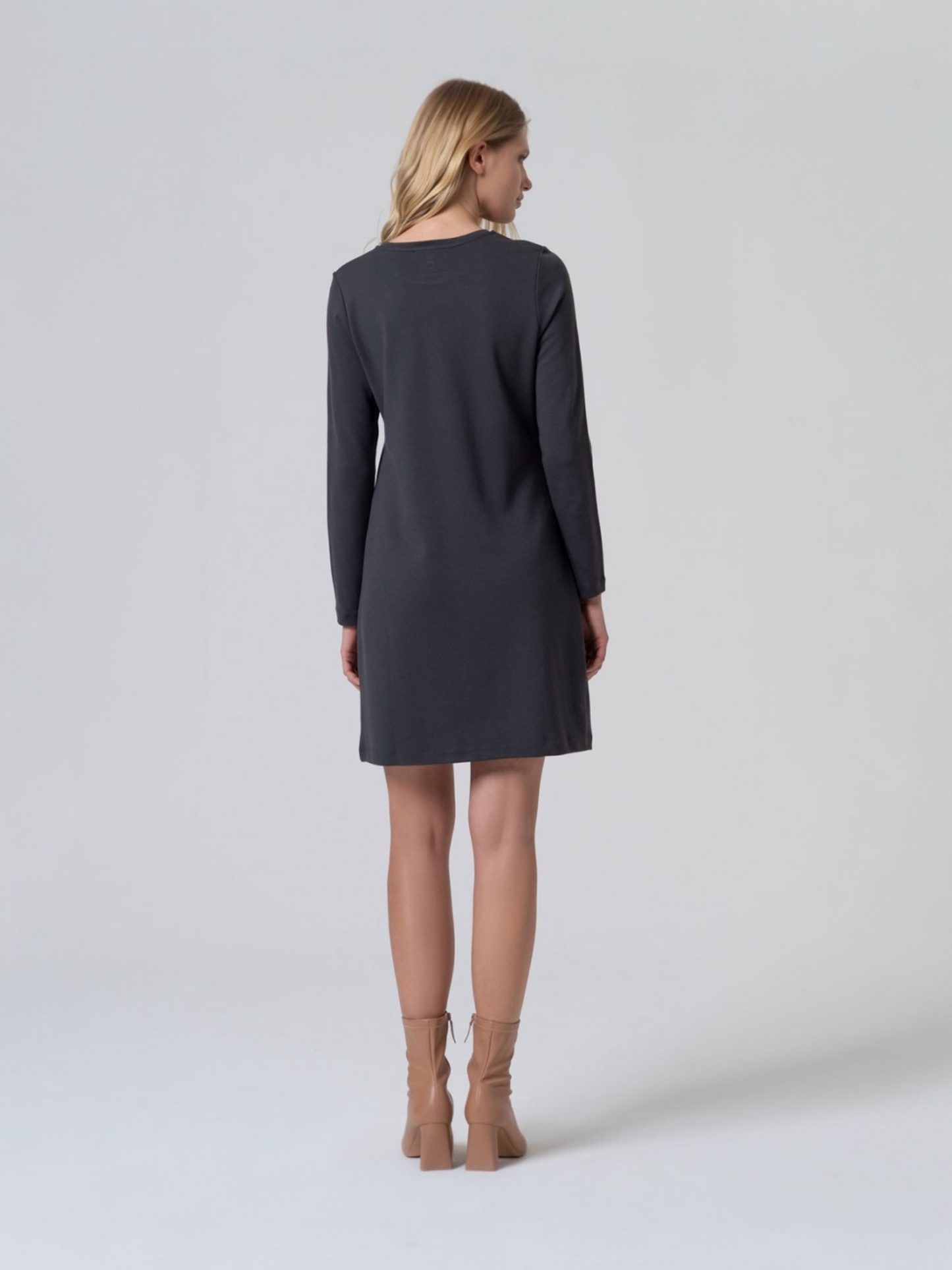 VESTIDO CORTO Y RECTO EVASÉ GRIS OSCURO