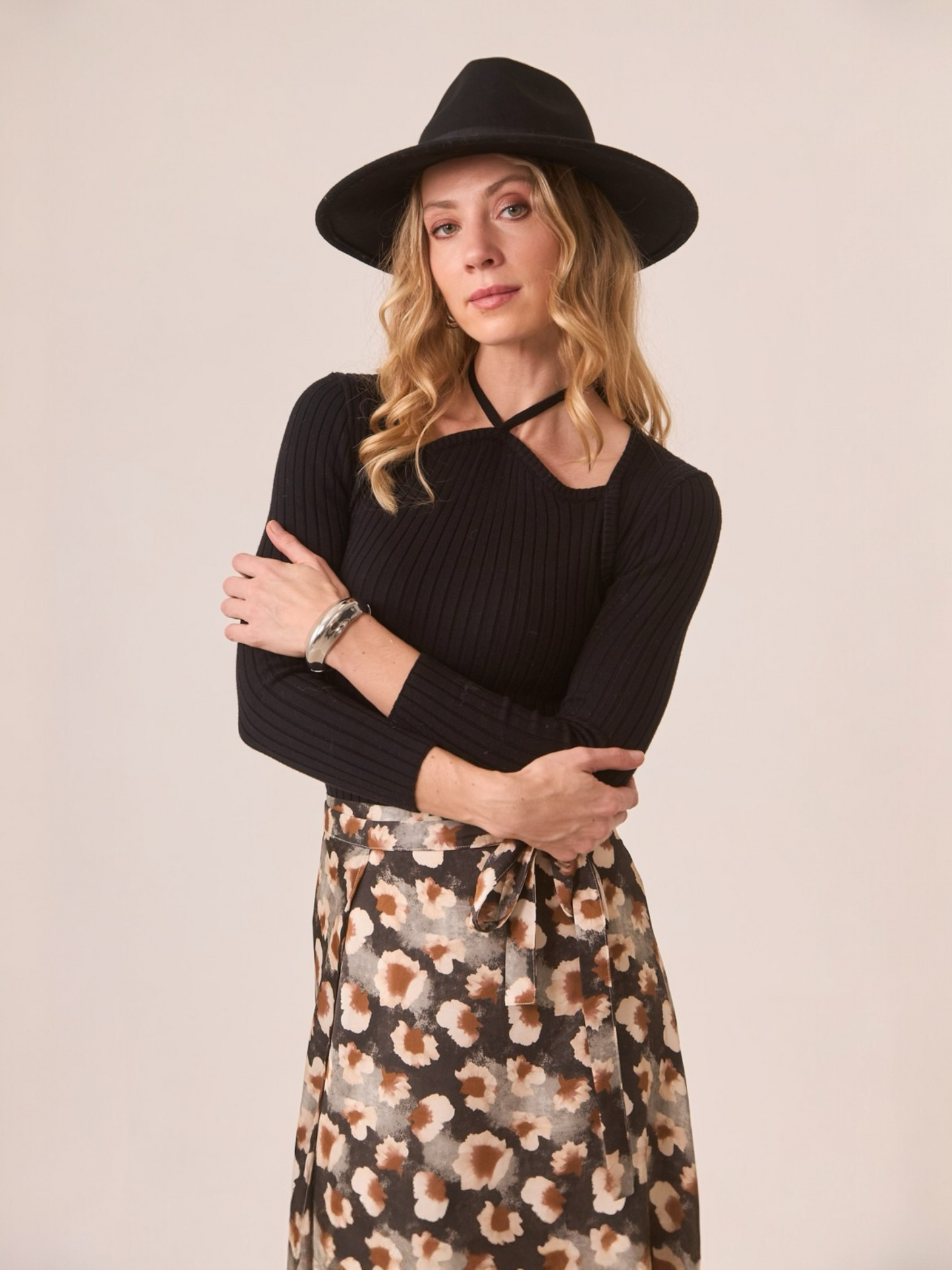 JERSEY ESCOTE HALTER CUT OUTS NEGRO