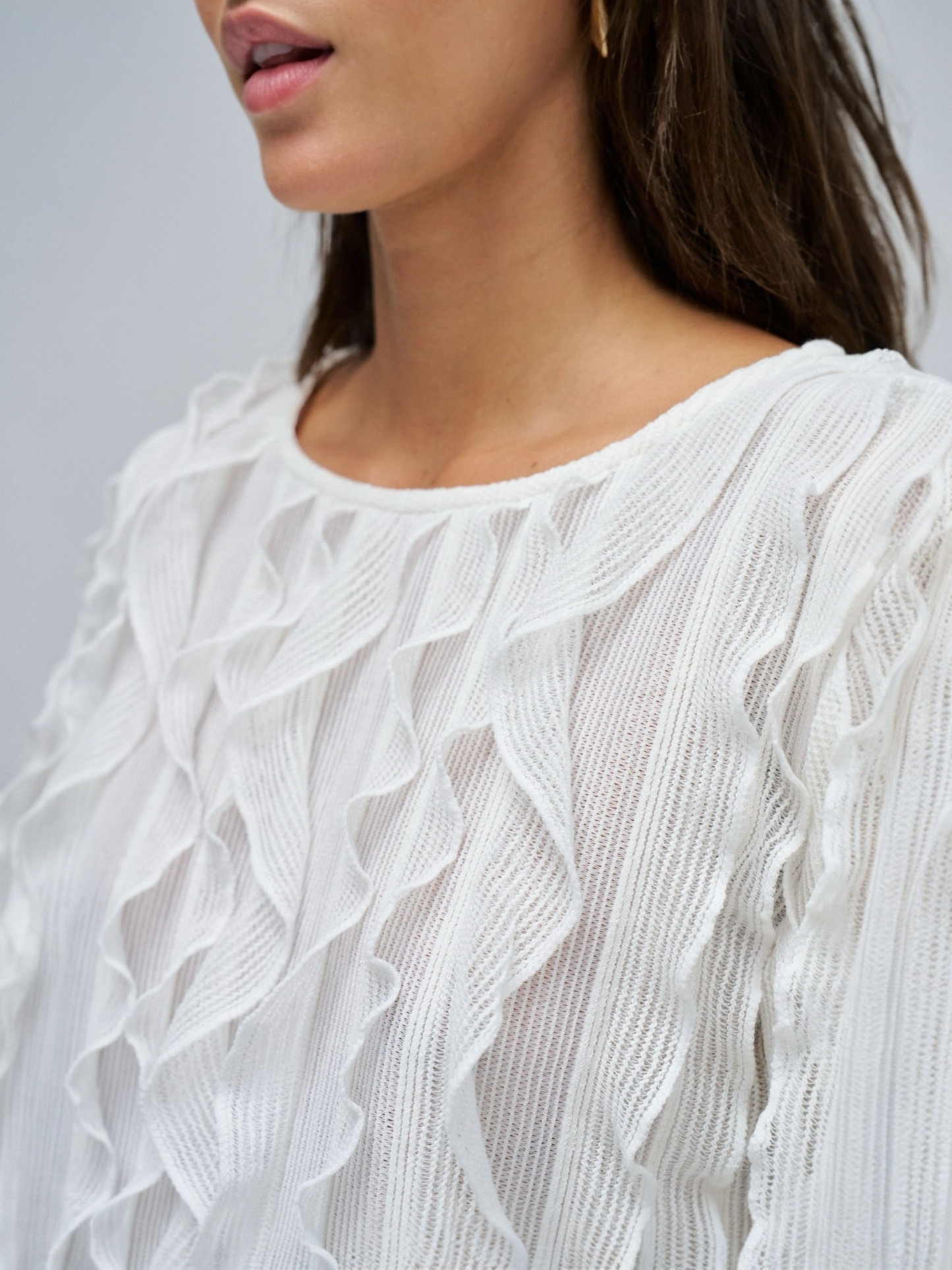BLUSA CON VOLANTES CRUDO