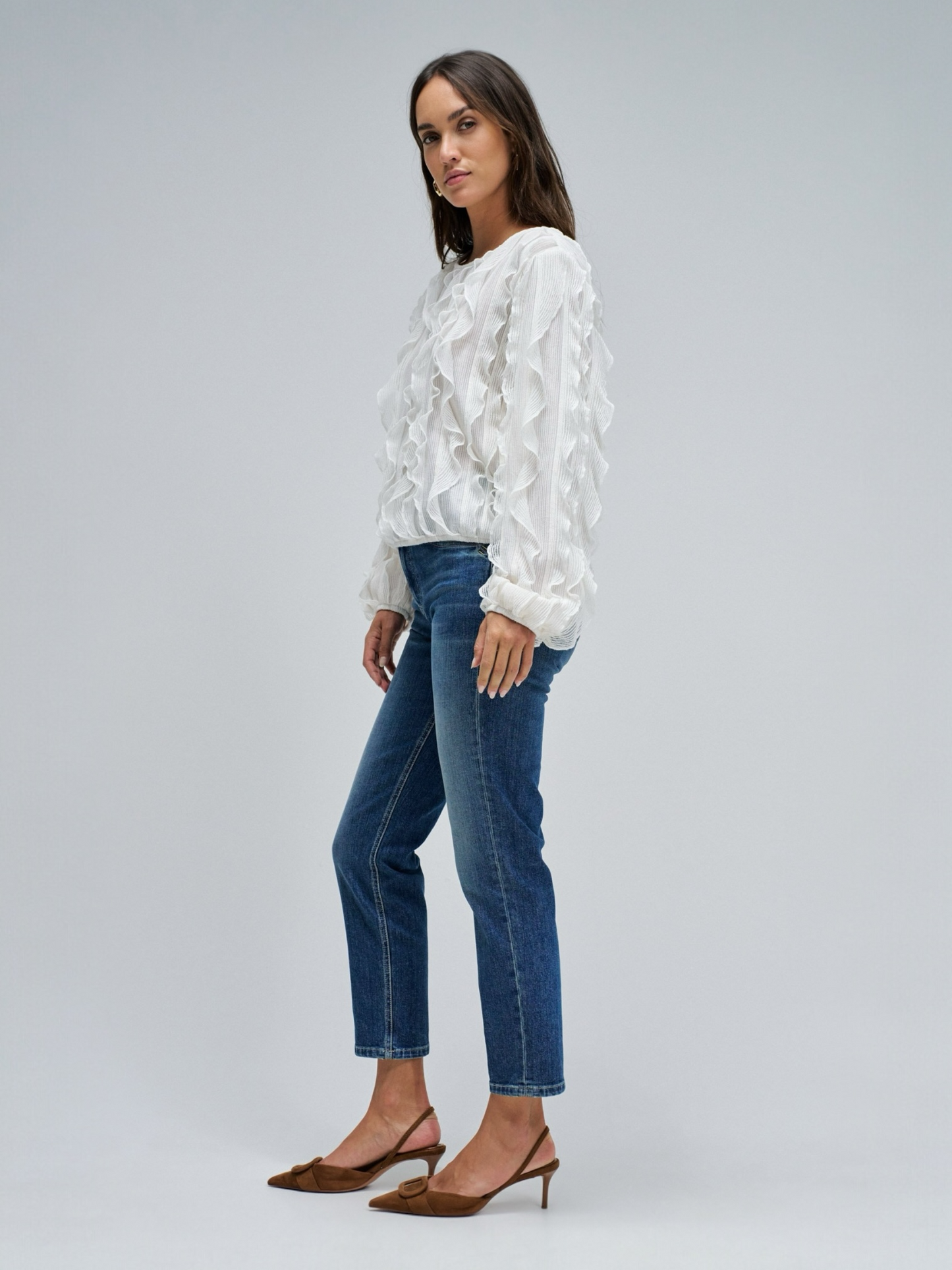 BLUSA CON VOLANTES CRUDO