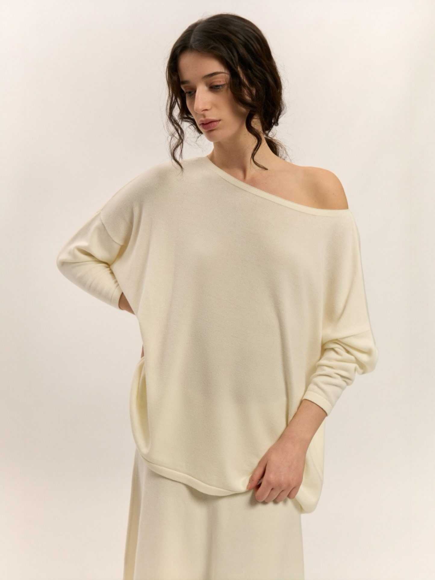 JERSEY DESCOLGADO CUELLO AMPLIO PERLA