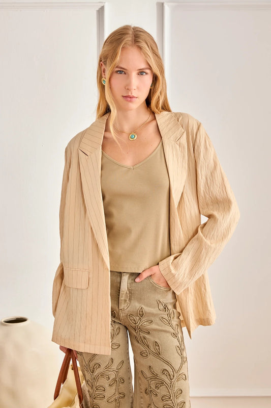 BLAZER RAYA DIPLOMÁTICA ESPALDA CALADOS MEDA CAMEL