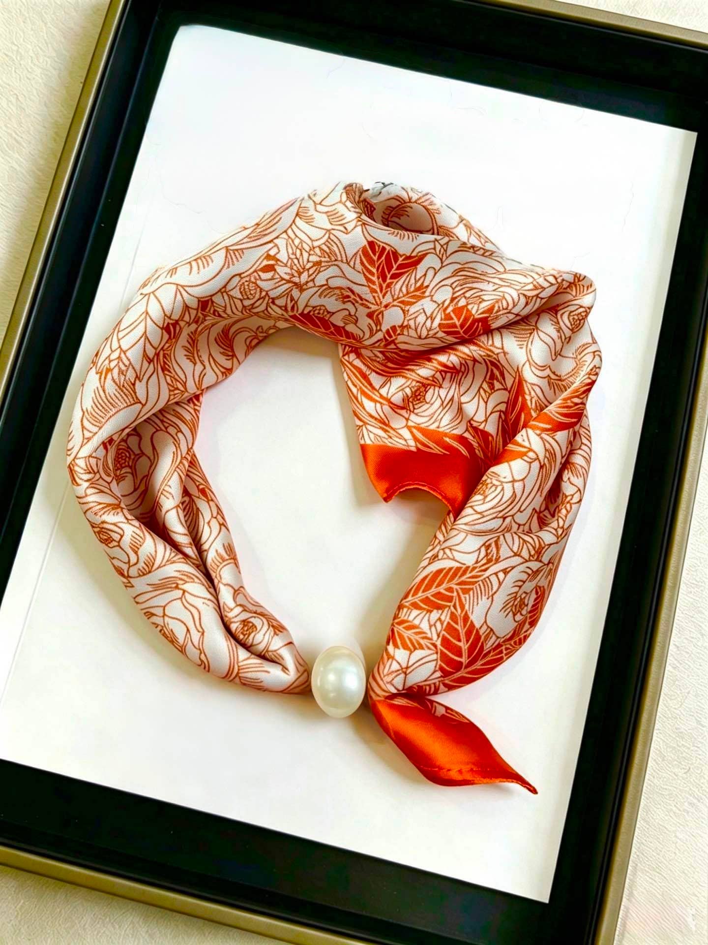 PAÑUELO BROCHE PERLA MAGNÉTICO NARANJA OSCURO