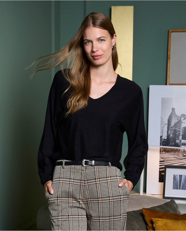 JERSEY ANCHO DE MANGA JAPONESA NEGRO