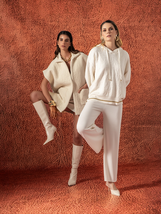 SUDADERA CON "rr" EN RELIEVE BLANCO ROTO