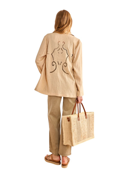 BLAZER RAYA DIPLOMÁTICA ESPALDA CALADOS - CAMEL