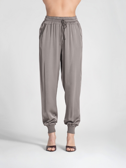 PANTALÓN JOGGER SATINADO TAUPE