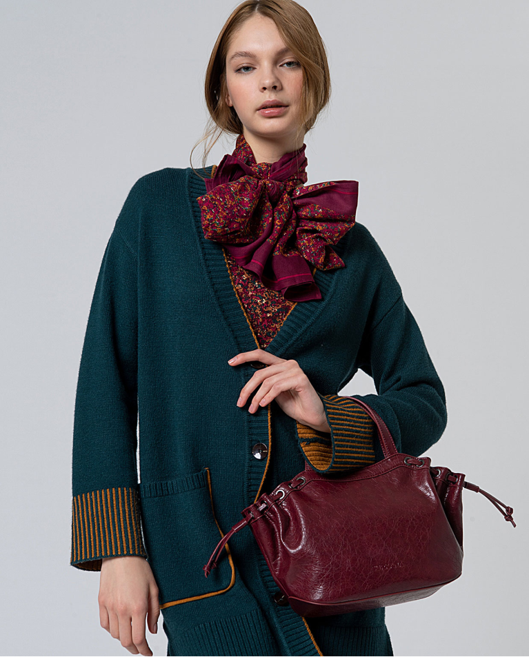 BOLSO EFECTO PIEL CRAQUELADA CON DOS ASAS BURDEOS