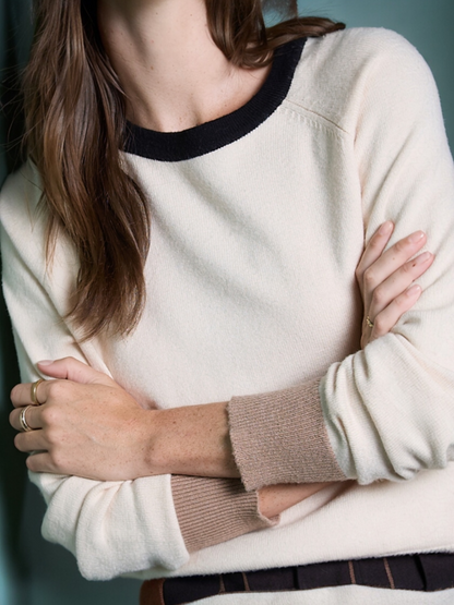 JERSEY TRICOT CON DETALLES A CONTRASTE CRUDO