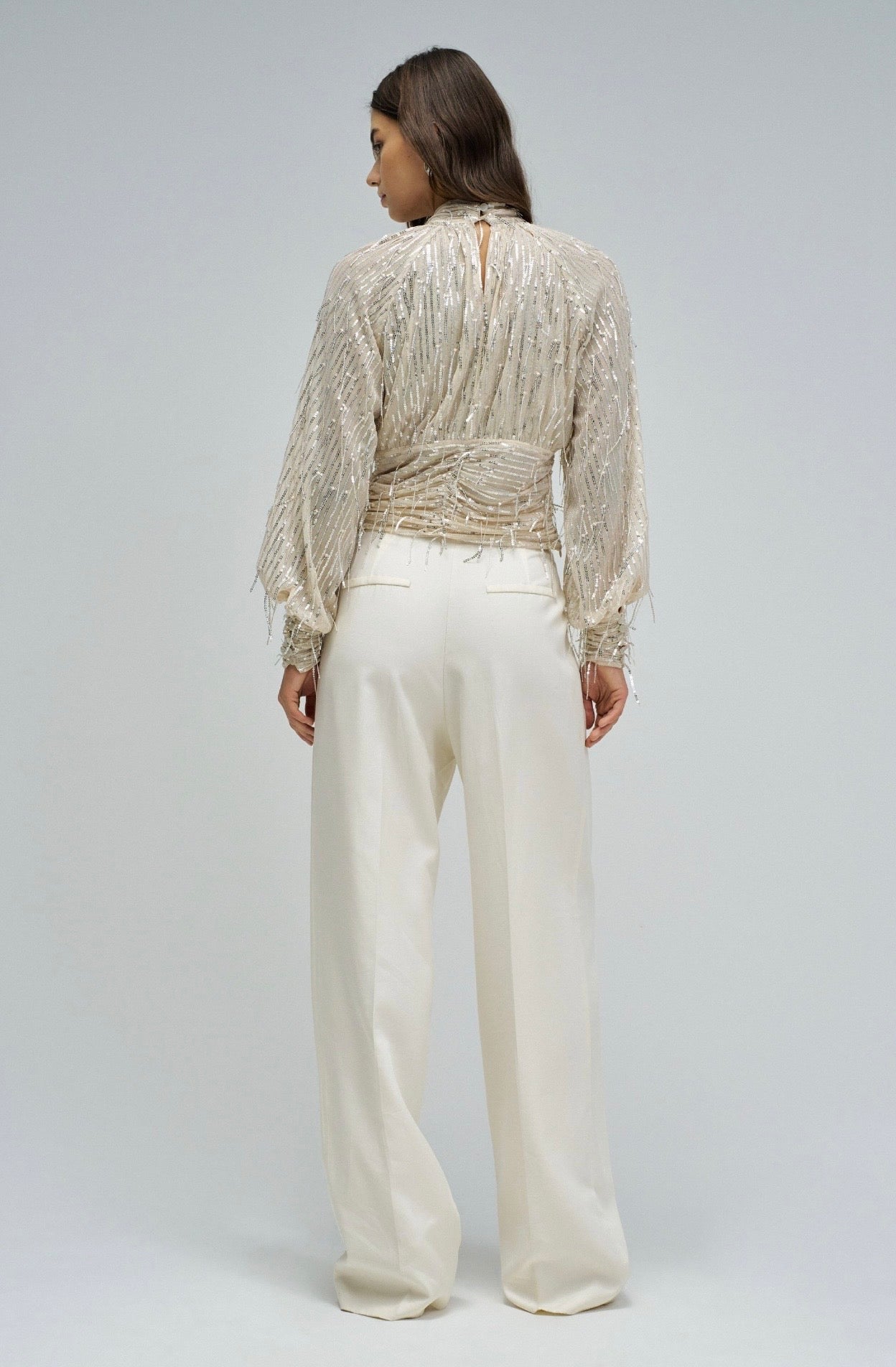 BLUSA CON LENTEJEELAS