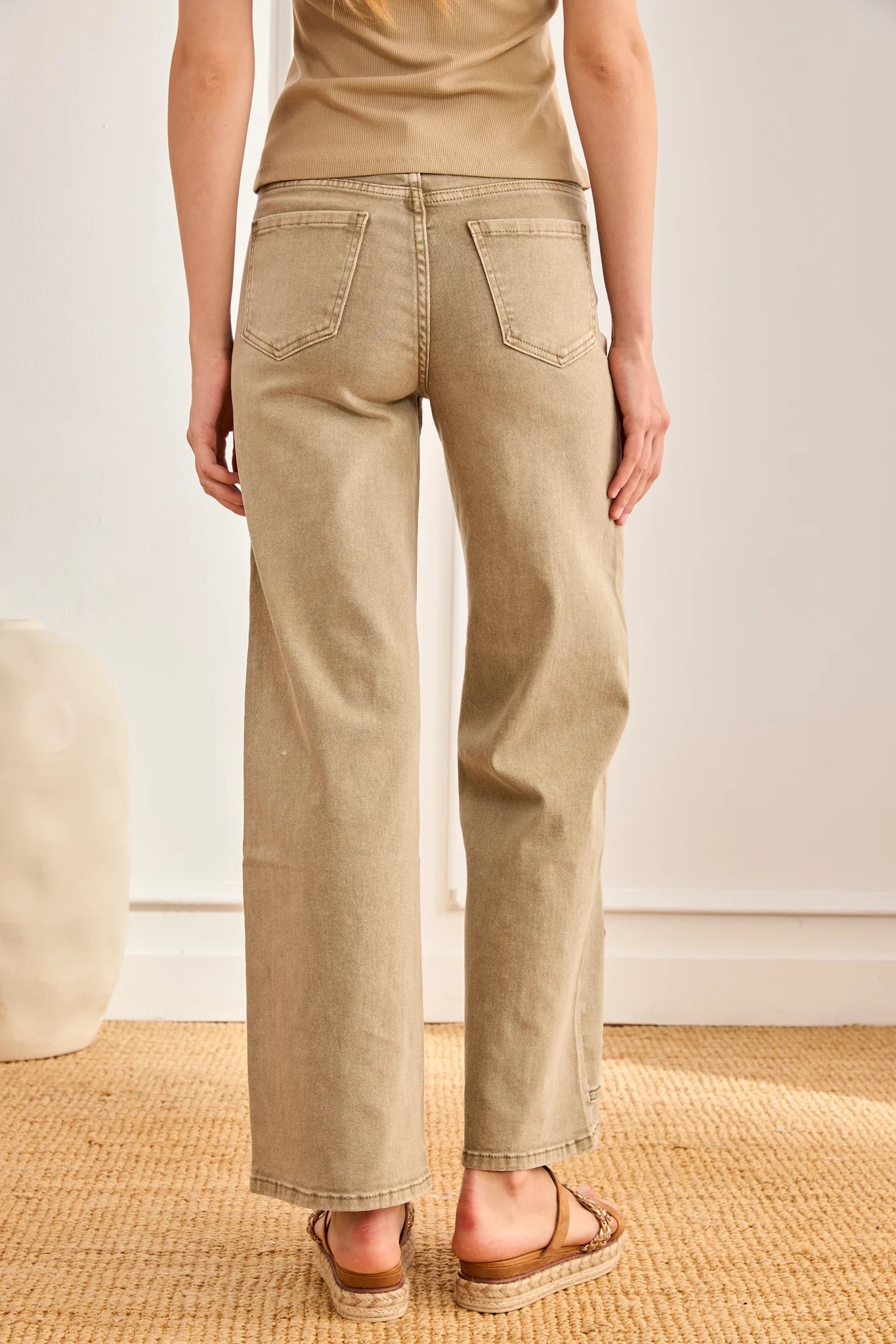 JEANS FILIGRANA HOJAS BORDADAS KHAKI
