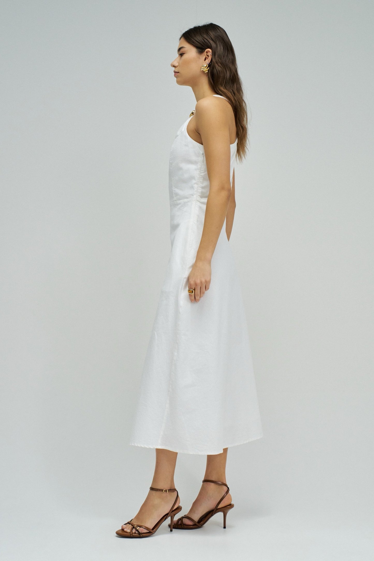VESTIDO MIDI CON LINO BLANCO