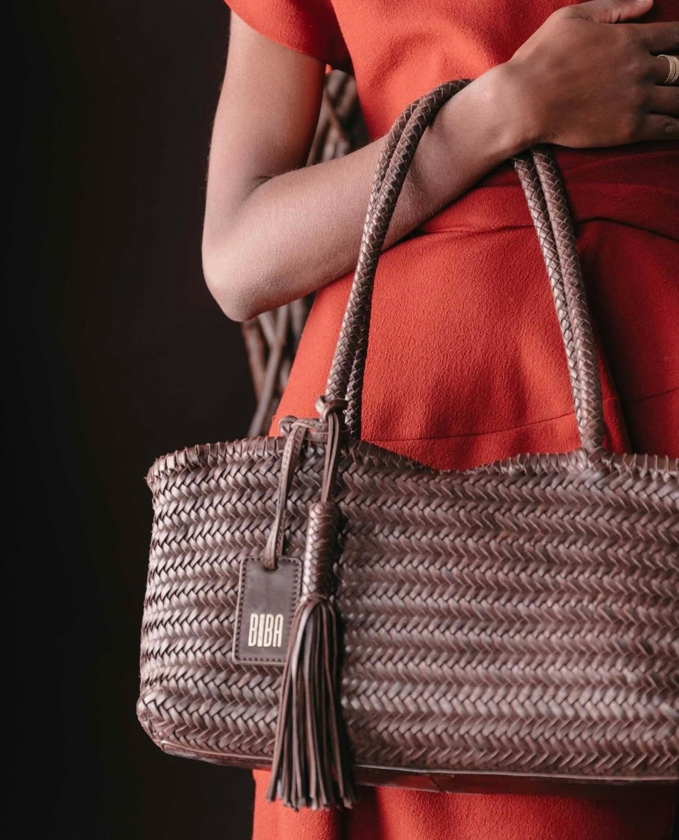 BOLSO DE HOMBRO PERKINS DE PIEL MARRÓN CHOCOLATE