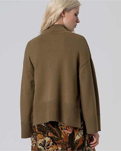 JERSEY SUAVE CON MANGA ACAMPANADA KAKI OSCURO