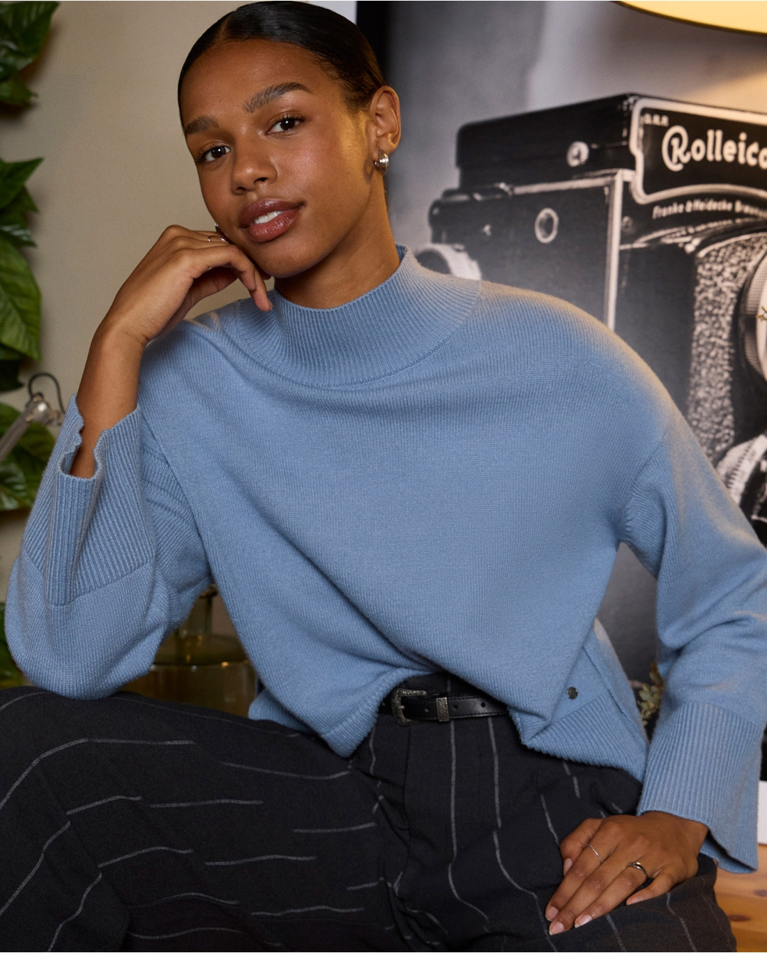 JERSEY SUAVE CON MANGA ACAMPANADA AZUL