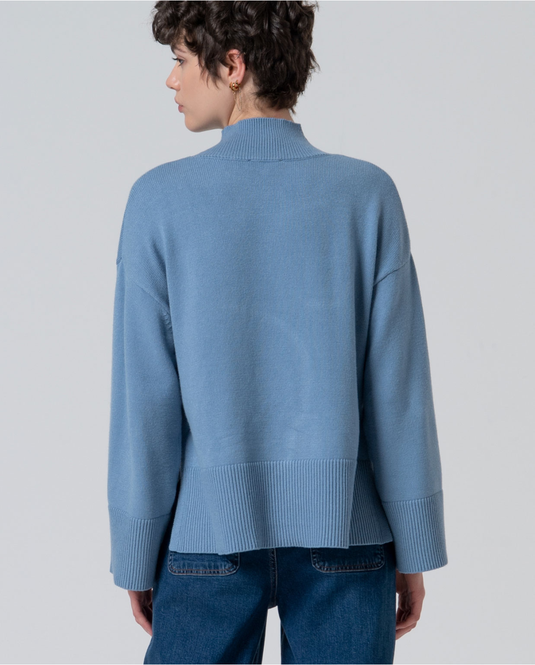 JERSEY SUAVE CON MANGA ACAMPANADA AZUL