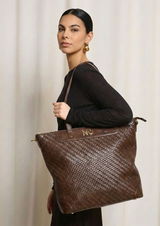 BOLSO TOTE VERTICAL TRENZADO CHOCOLATE MARRÓN