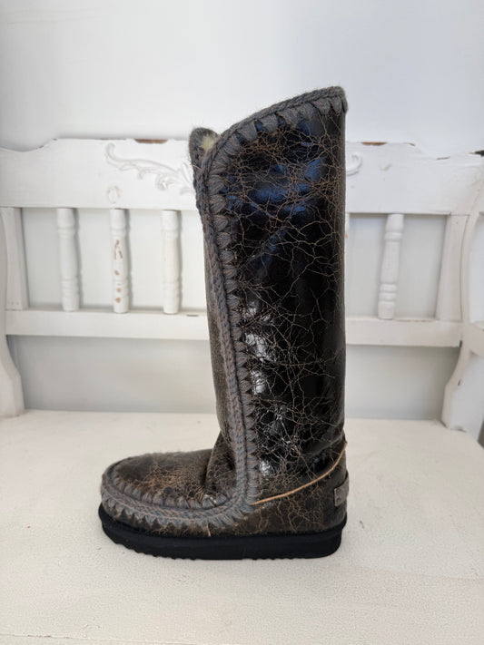 MOU ESKIMO 40 WINKLED SHINY DARK BROWN