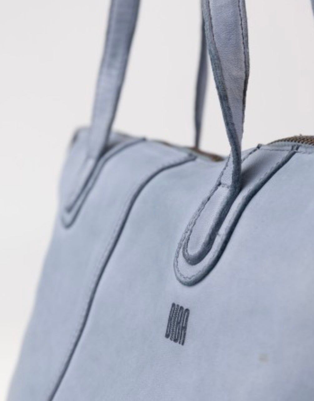 BOLSO HOOPER DE PIEL AZUL CELESTE
