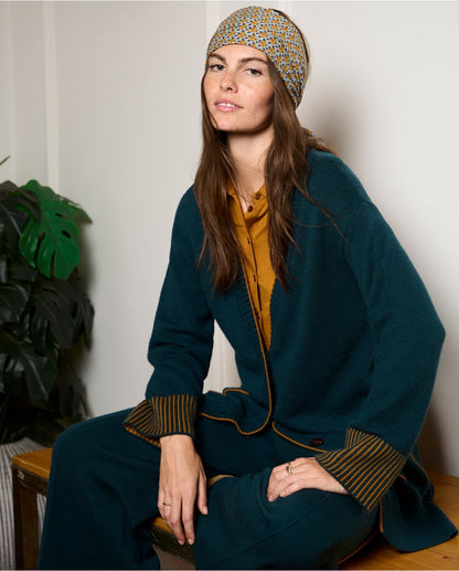 CARDIGAN LARGO CON BOLSILLOS Y DETALLES VERDE BOTELLA