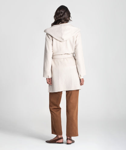 ABRIGO CON BOLSILLOS Y CAPUCHA CRUDO