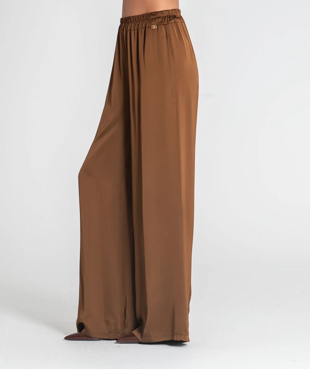 PANTALÓN SATINADO CARAMELO