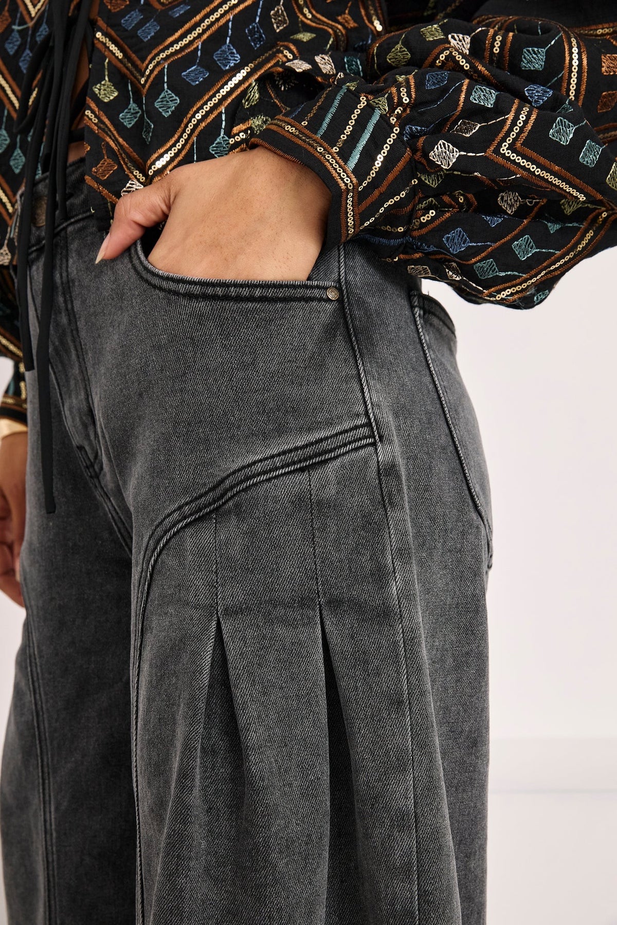 PANTALONES ANCHOS PINZAS GRIS