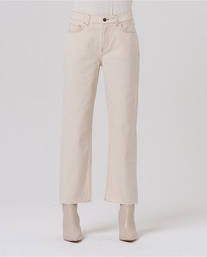 JEANS RECTOS CON BAJO DESHILACHADO CRUDO