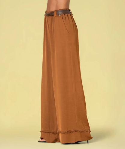 PANTALÓN CON CINTURÓN CARAMELO
